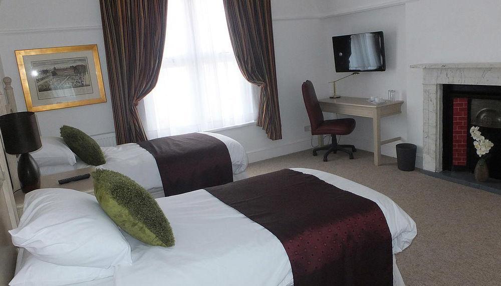Jessamine House 4*