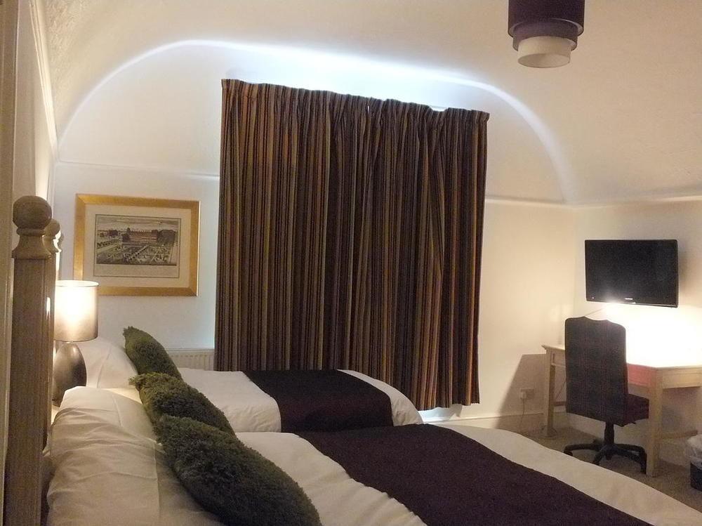 Jessamine House 4*